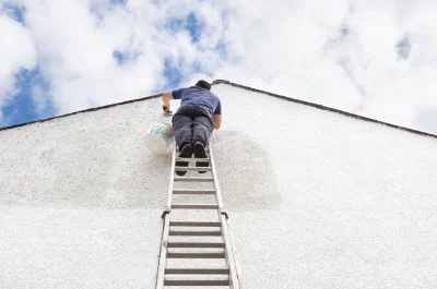 Peinture extérieure aux Fourgs — façades et ravalement