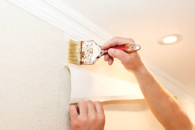 Pose de papier peint aux Fourgs — revêtements muraux et toiles de verre